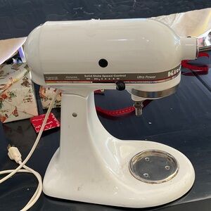 KitchenAid Ultra Power Mixer in White
